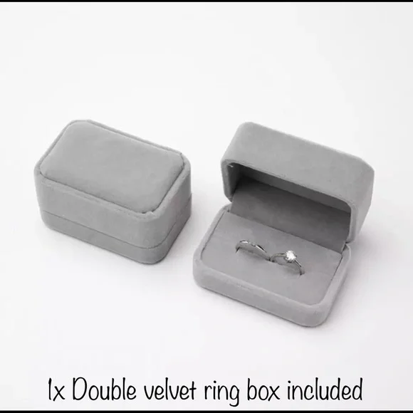 Emerald cut Solitaire engagement/wedding set - Picture 9 of 10